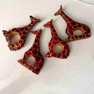 Set of 4 wood Giraffe napkin rings